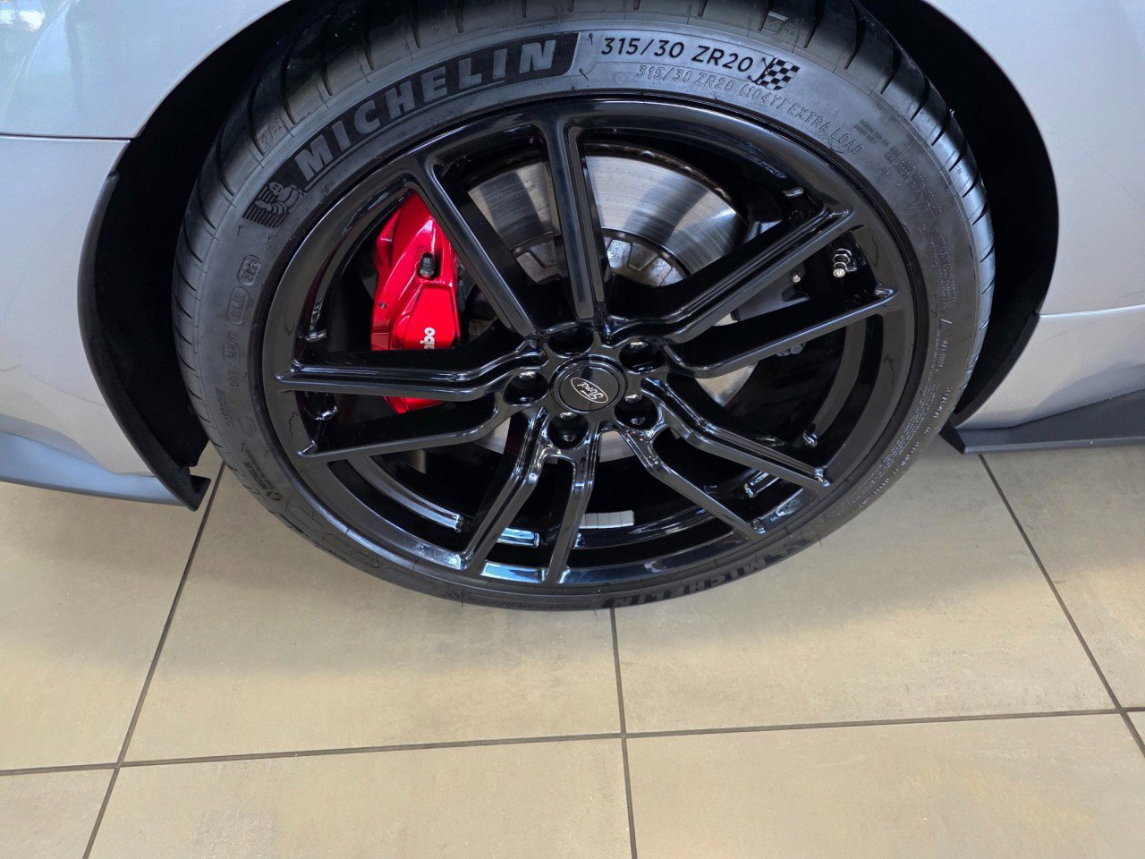 Used 2022 Ford Mustang Shelby GT500 w/ Technology Package image 8