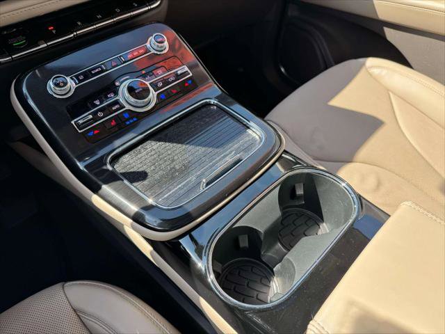 Used 2022 Lincoln Nautilus Reserve AWD/4WD image 33
