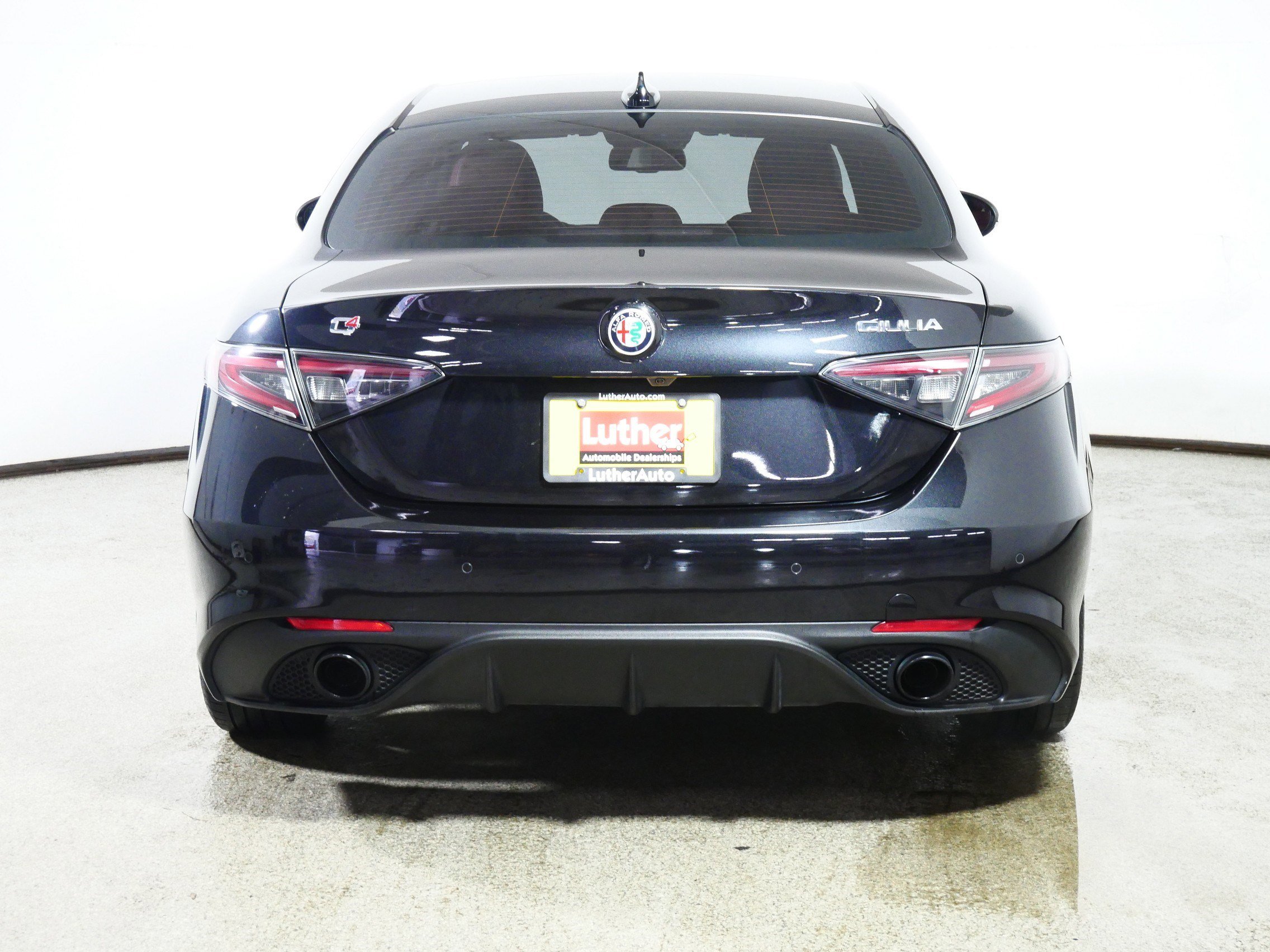 Used 2024 Alfa Romeo Giulia Veloce image 6