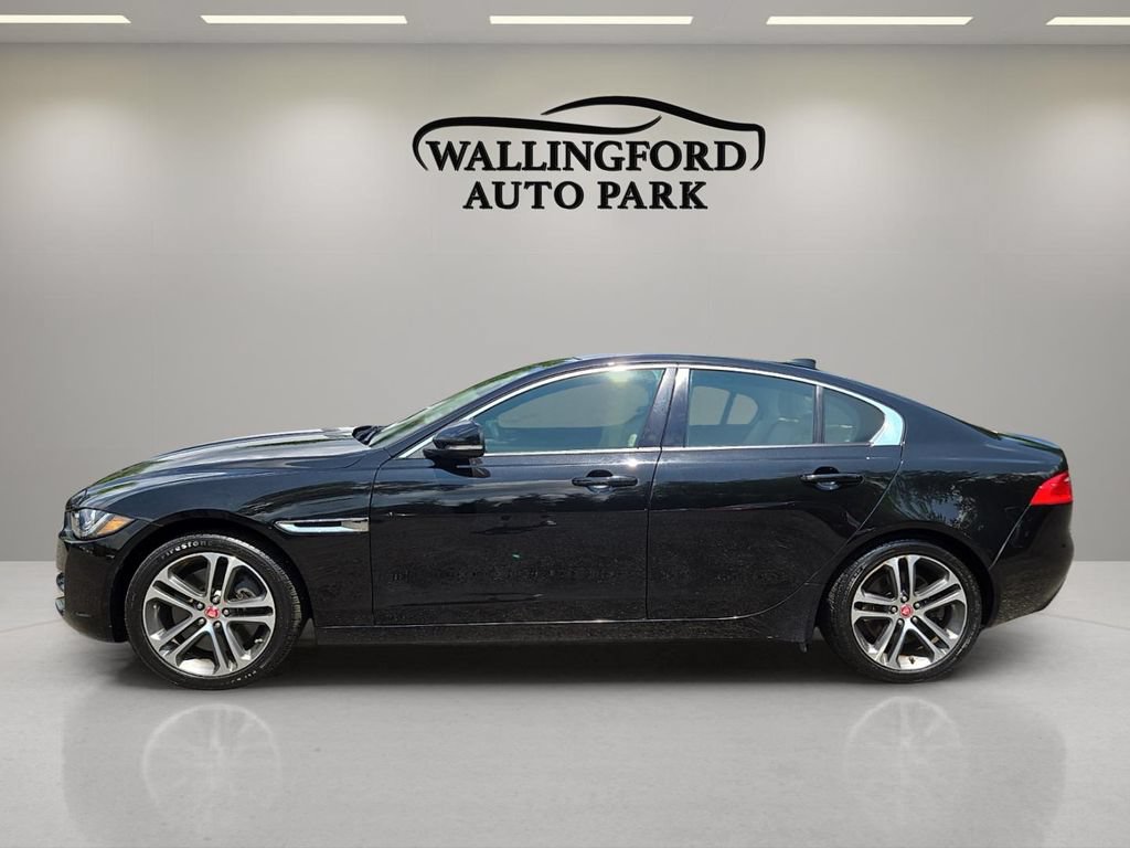 Used 2017 Jaguar XE Premium AWD/4WD image 2