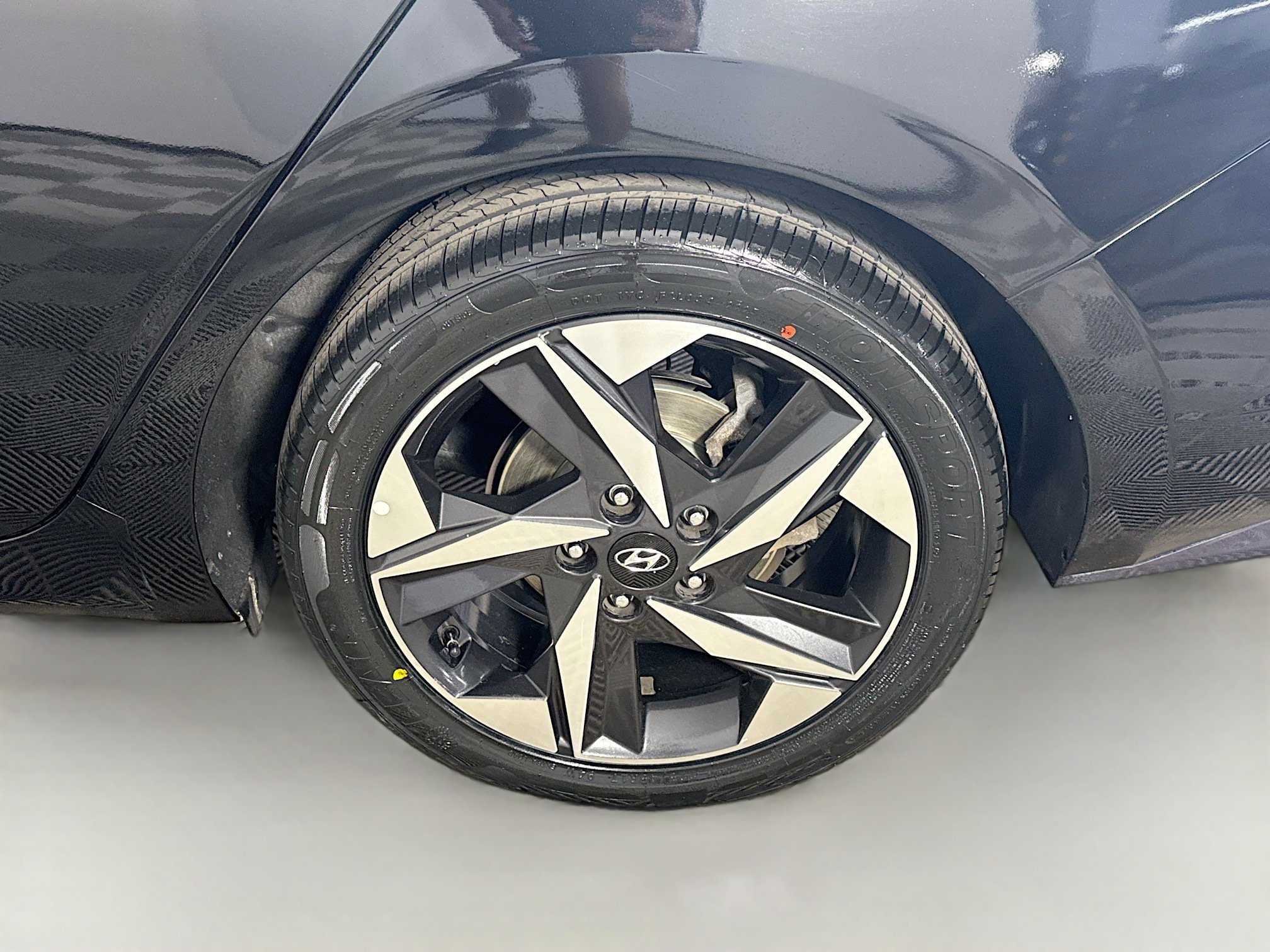 Used 2021 Hyundai Elantra Limited image 37