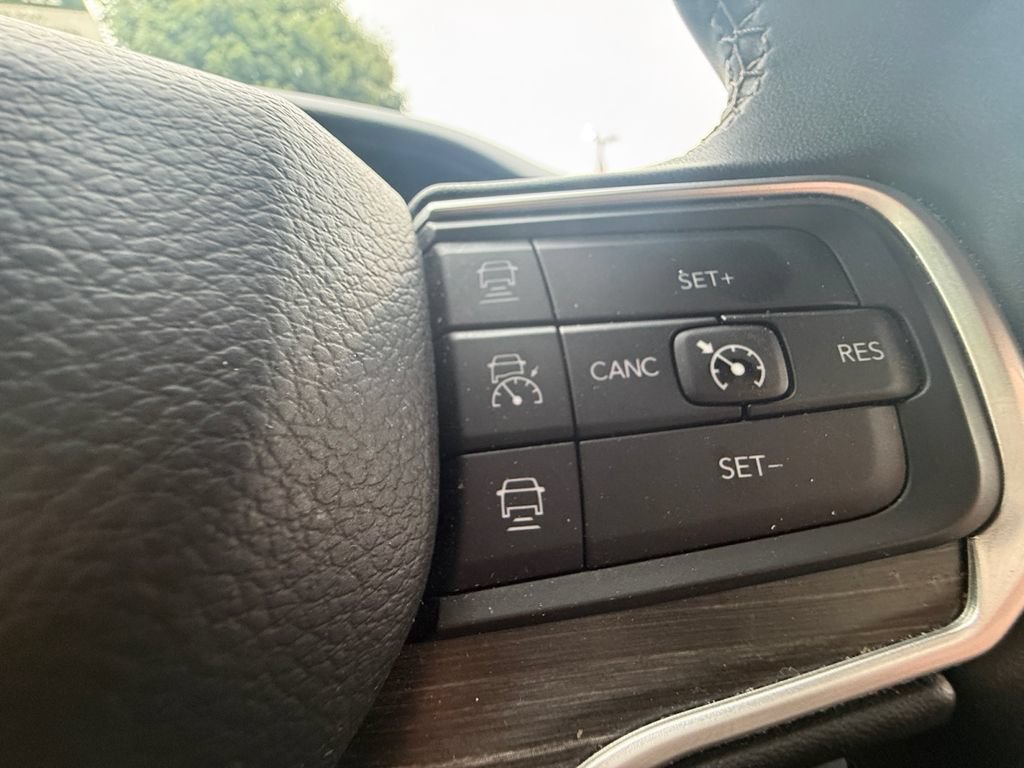 Used 2024 Jeep Wagoneer Series II AWD/4WD image 17