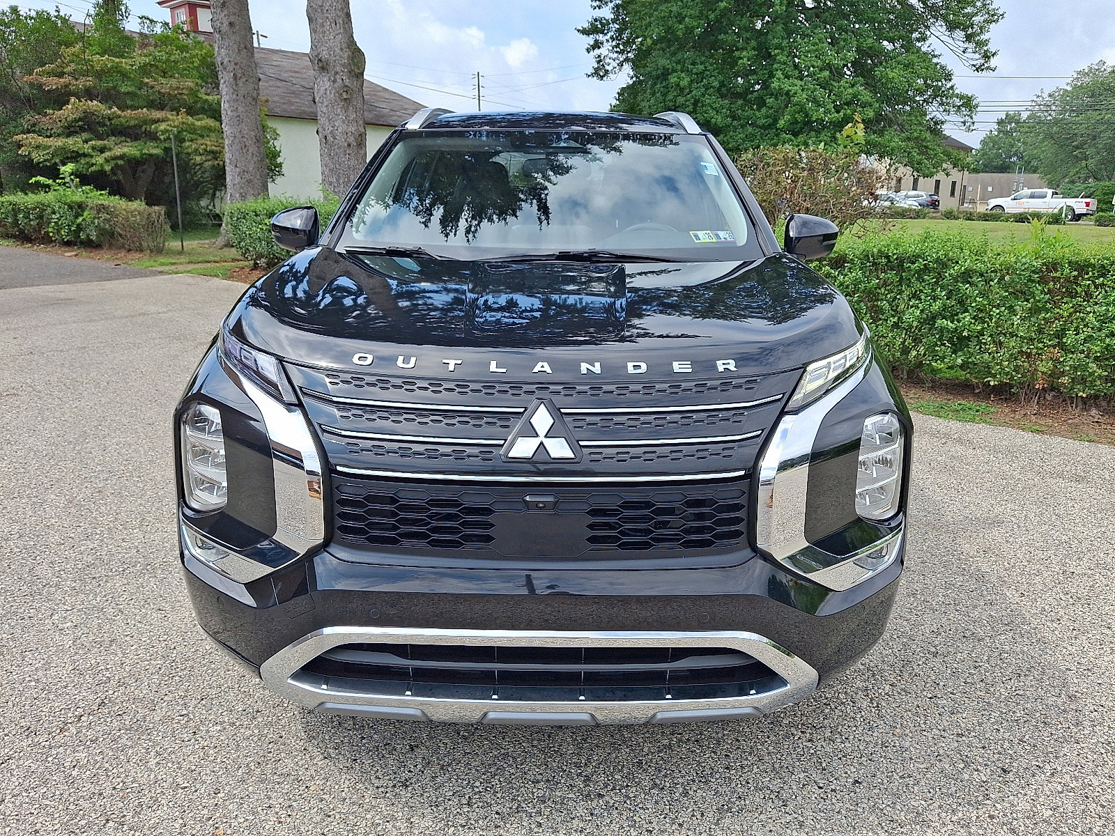 Used 2022 Mitsubishi Outlander SEL image 2