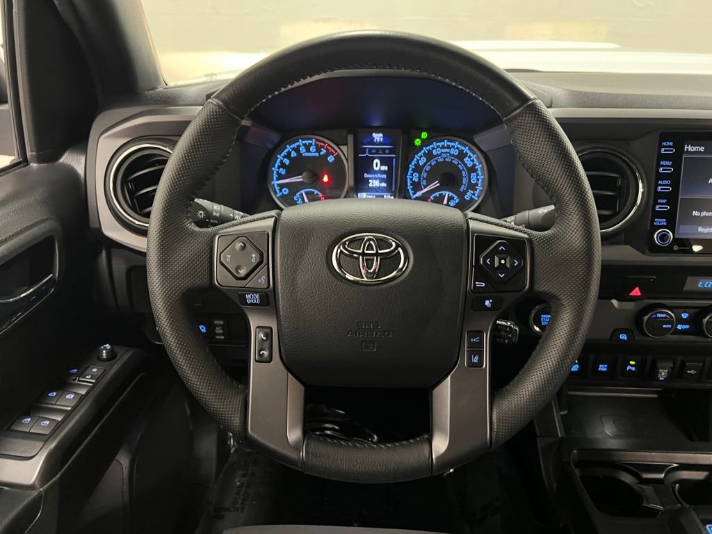 Used 2022 Toyota Tacoma TRD Sport w/ Technology Package image 16