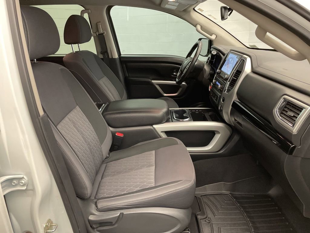 Used 2021 Nissan Titan SV w/ SV Convenience Package RWD image 24