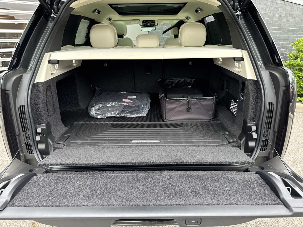 New 2026 Land Rover Range Rover SE AWD/4WD image 6