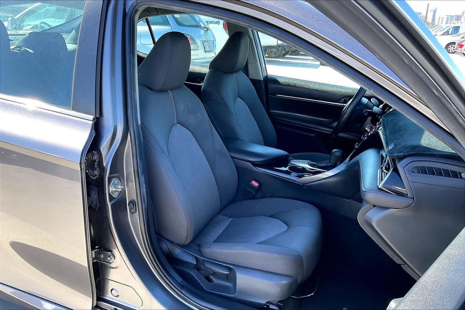 Used 2020 Toyota Camry LE FWD image 13
