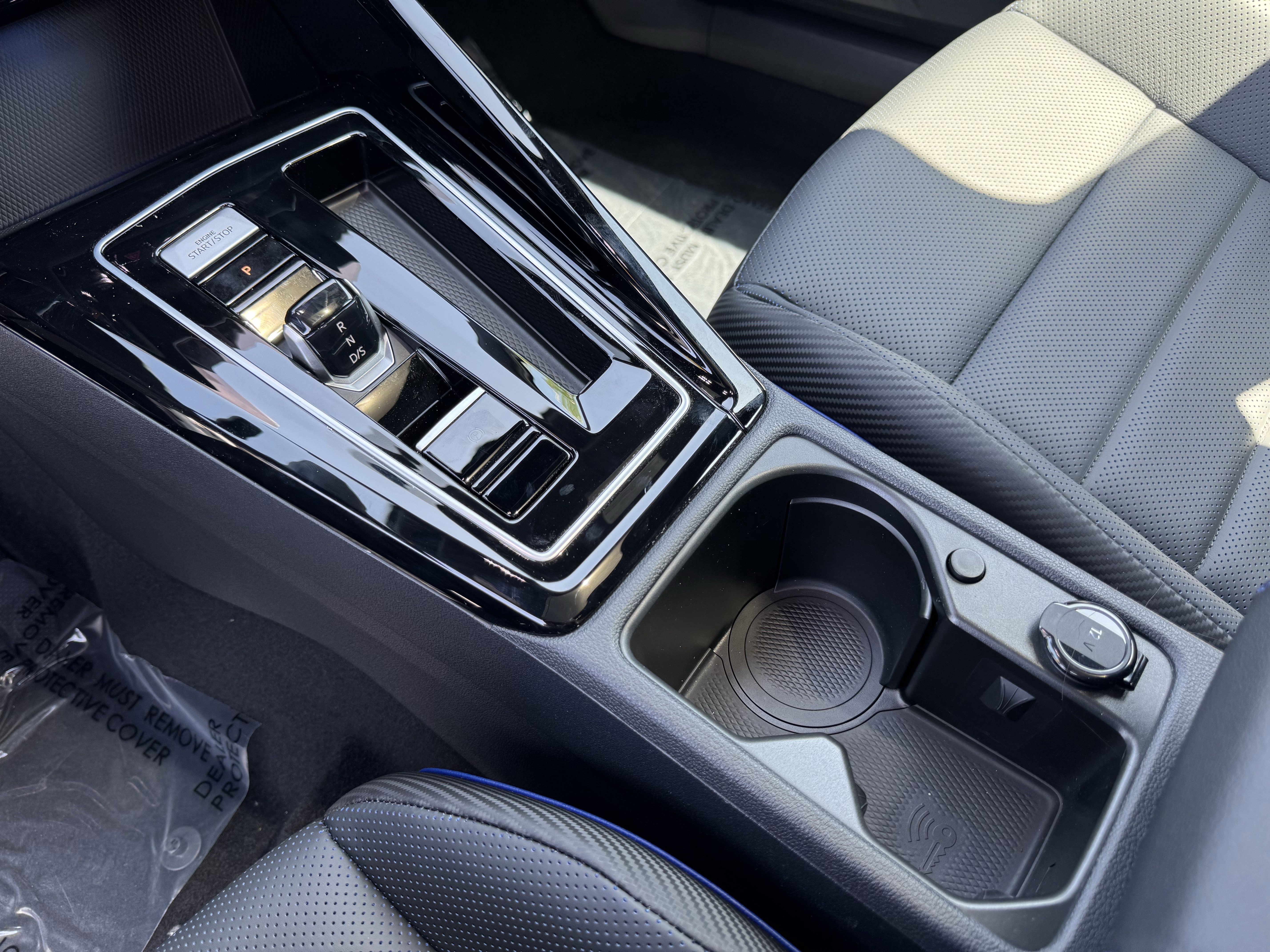 Certified 2025 Volkswagen Golf R Black Edition AWD/4WD image 30