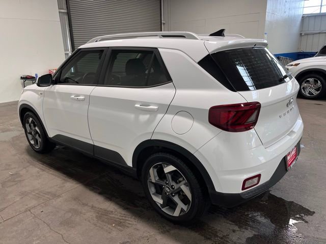 Used 2020 Hyundai Venue SEL w/ Convenience + Premium Package image 5