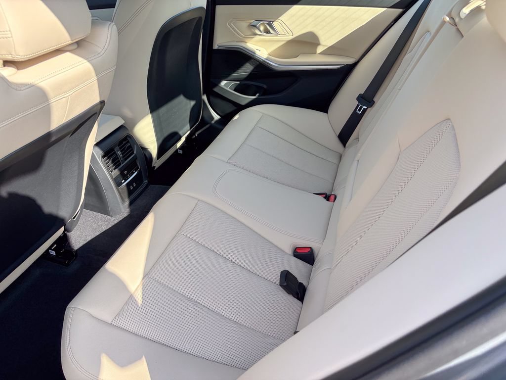New 2026 BMW 330i xDrive Sedan w/ Premium Package AWD/4WD image 28