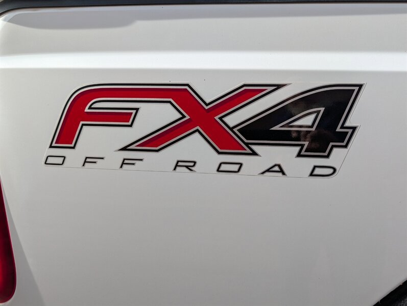 Used 2015 Ford F250 XL w/ Power Equipment Group AWD/4WD image 32
