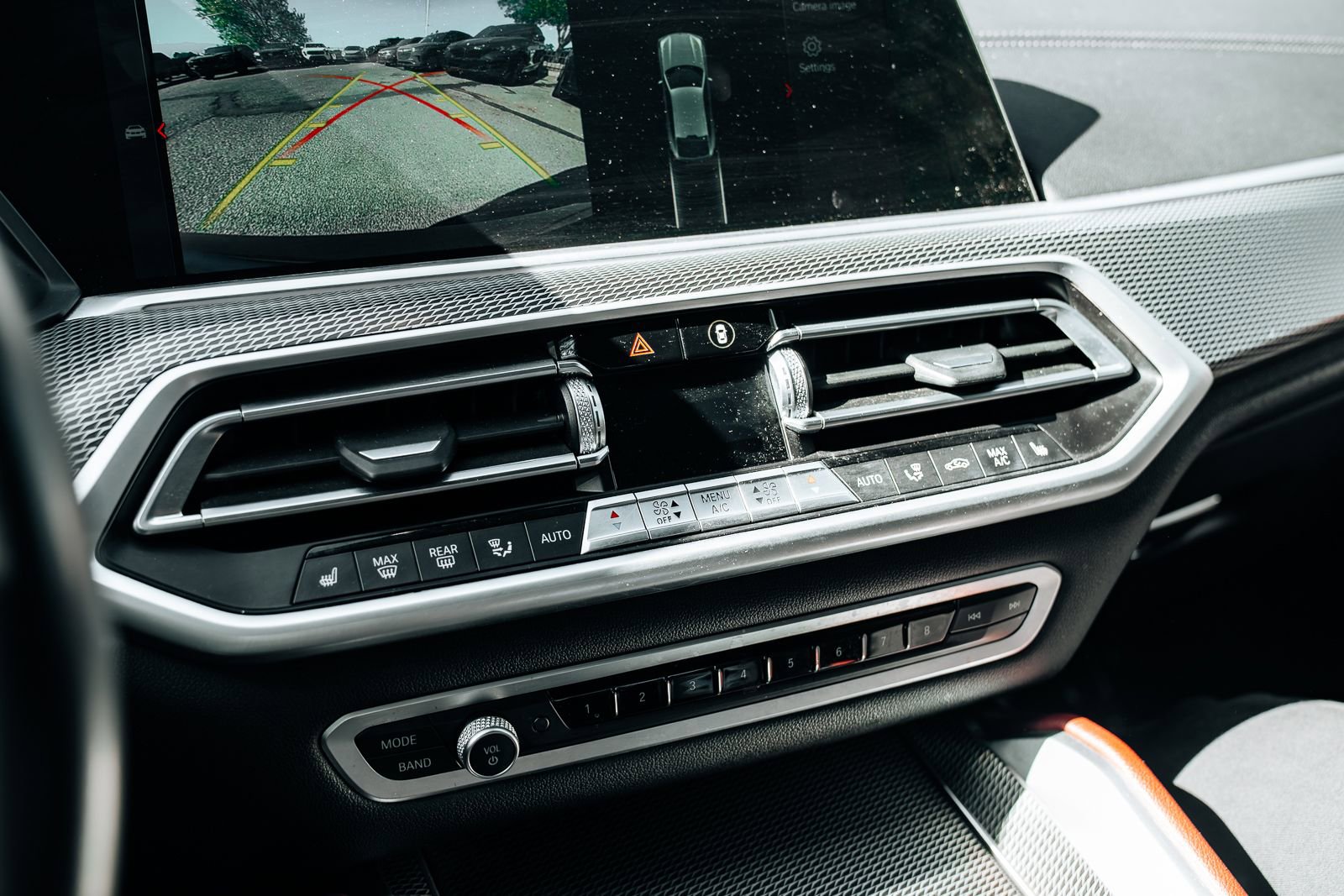 Used 2022 BMW X6 xDrive40i w/ M Sport Package image 33