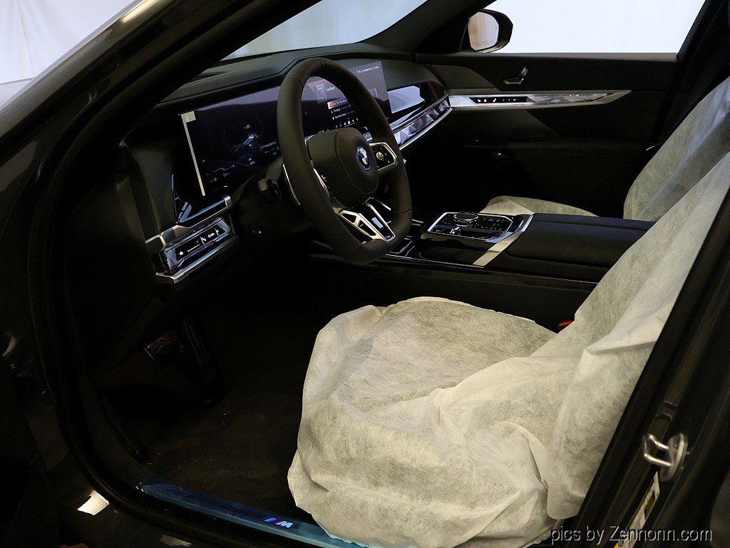 Used 2026 BMW i7 xDrive60 w/ Executive Package image 12