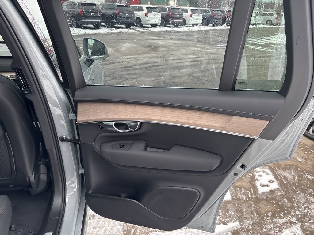 New 2026 Volvo XC90 B6 Plus w/ Protection Package Premier image 45