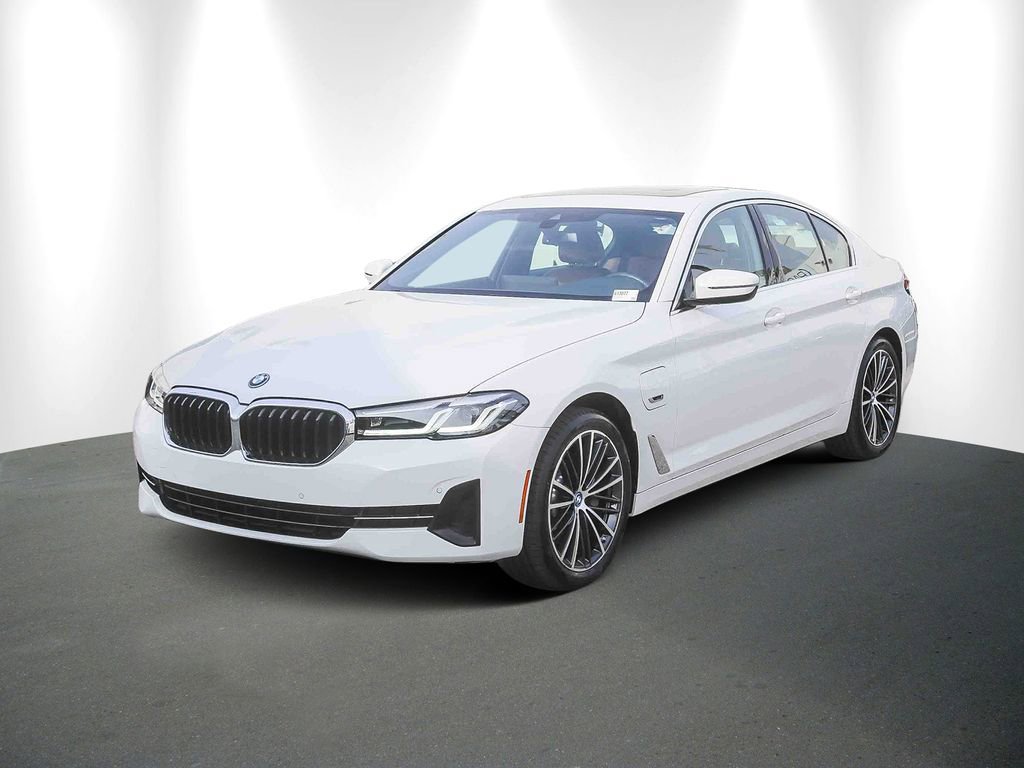 Certified 2023 BMW 530e w/ Convenience Package RWD image 3