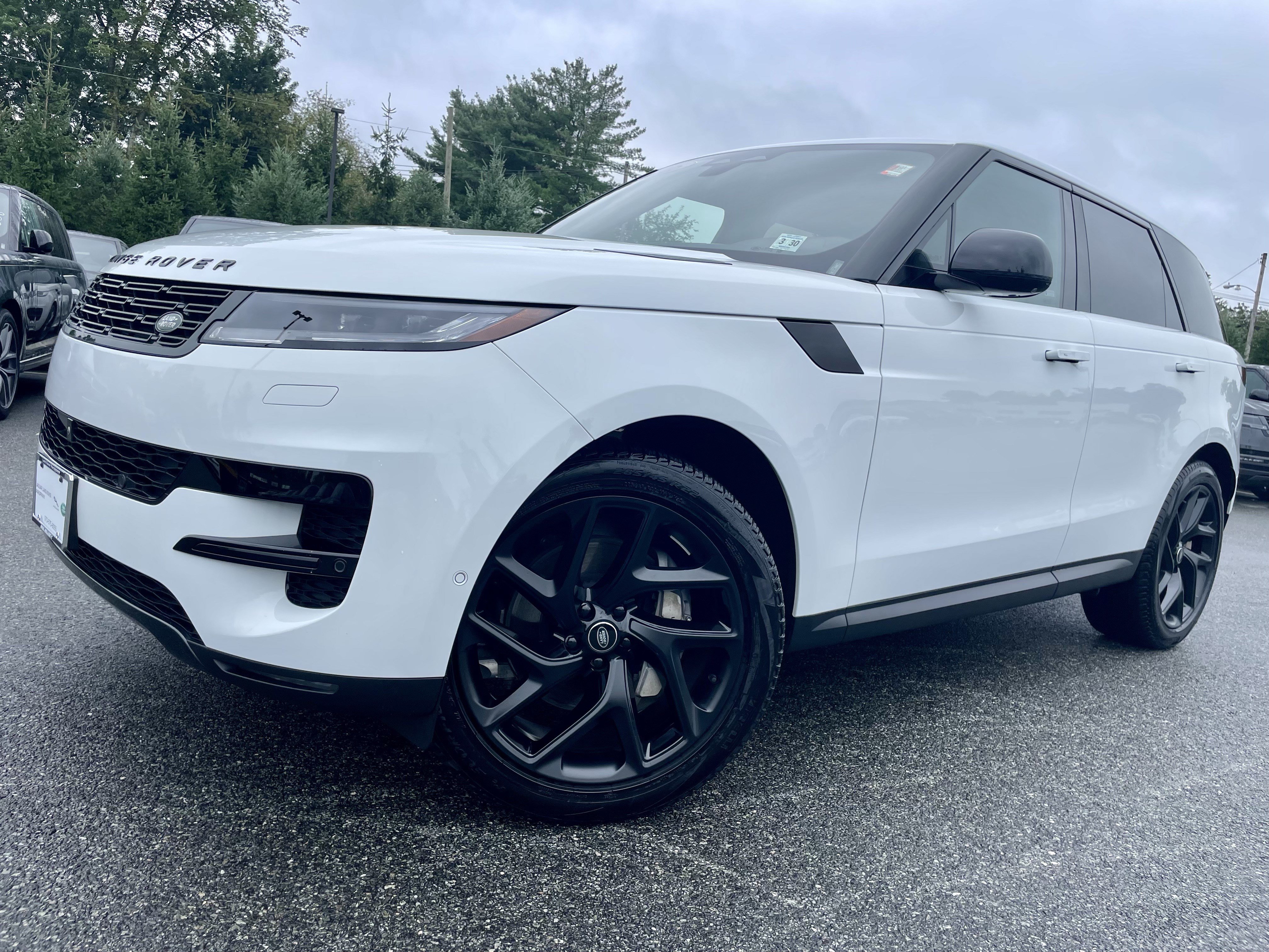 Used 2025 Land Rover Range Rover Sport SE AWD/4WD image 35