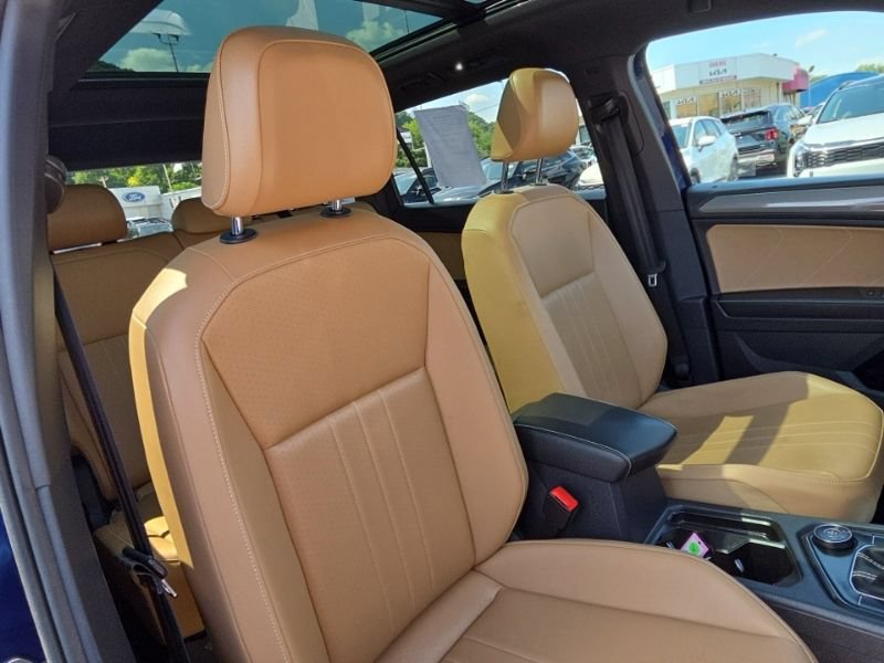 Used 2022 Volkswagen Tiguan SE w/ Panoramic Sunroof Package AWD/4WD image 14