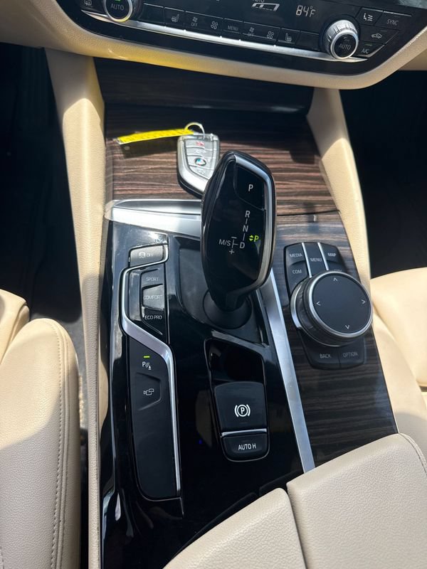 Used 2019 BMW 530i xDrive w/ Convenience Package AWD/4WD image 13