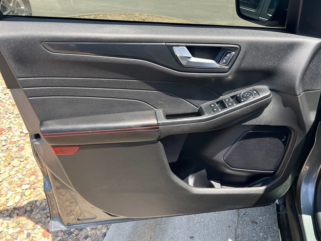 Used 2024 Ford Escape ST-Line w/ Tech Pack #1 AWD/4WD image 17