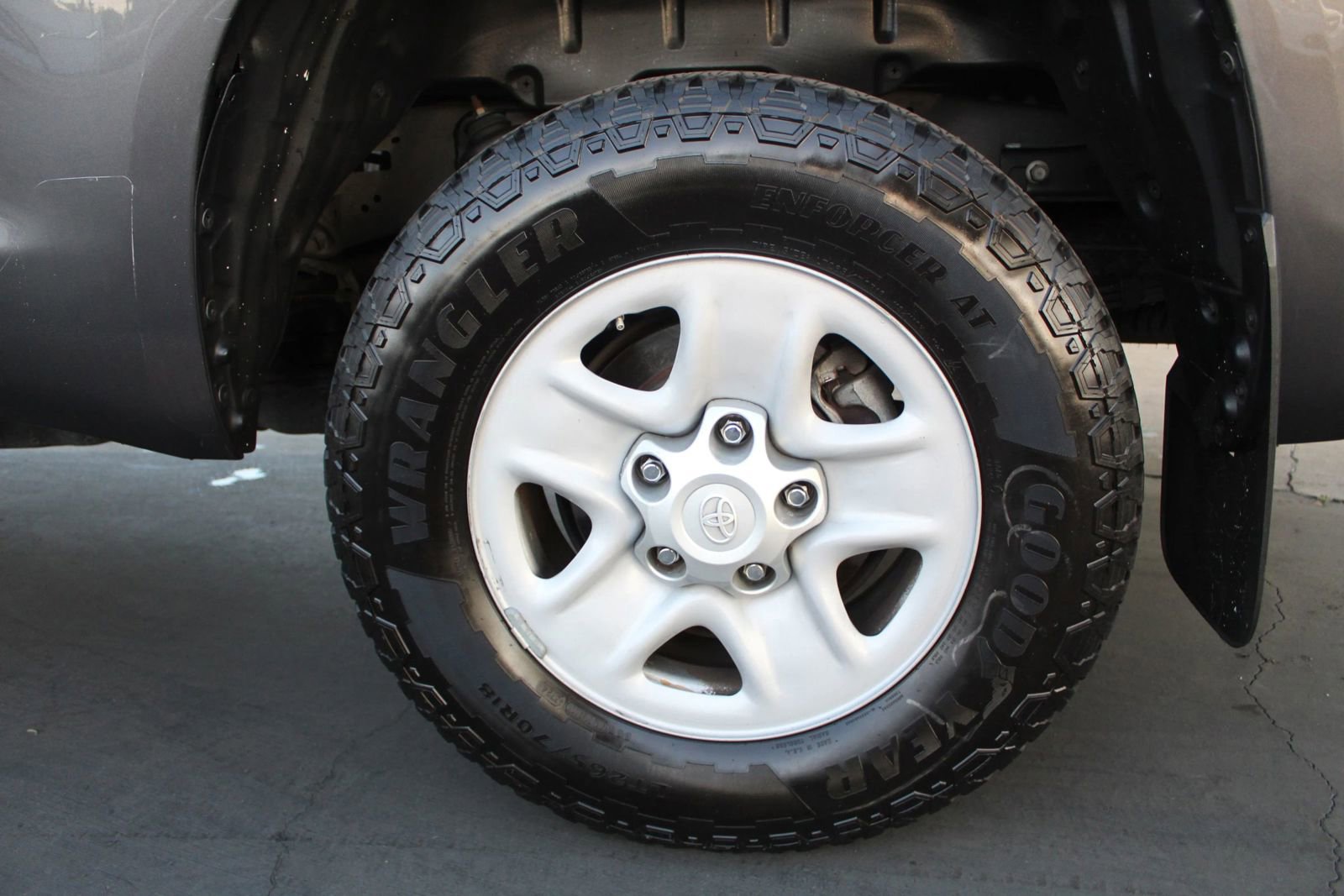 Used 2018 Toyota Tundra SR5 RWD image 30