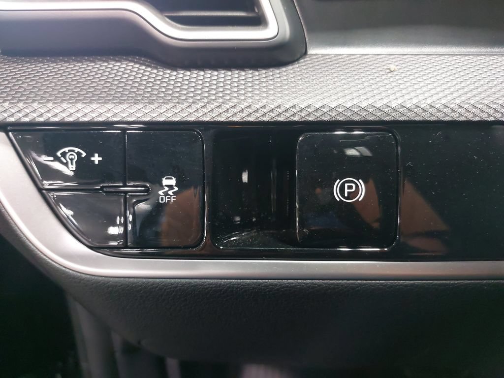 Used 2023 Kia Sportage LX AWD/4WD image 25