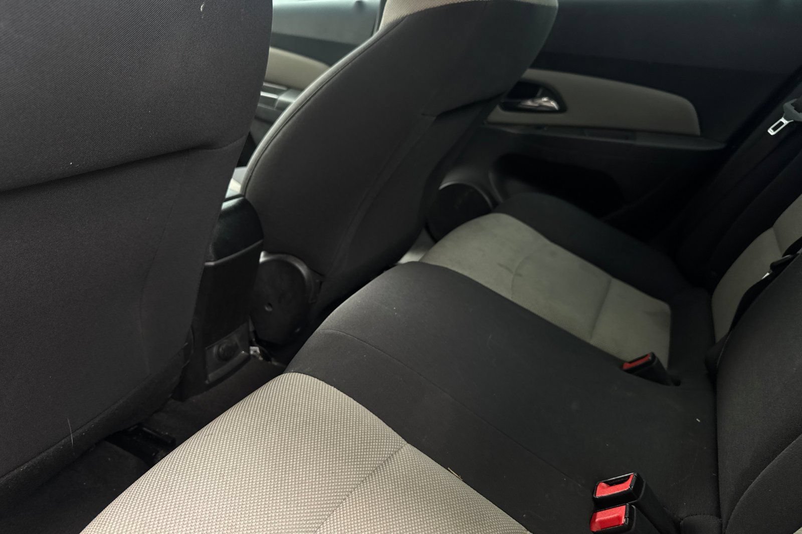 Used 2016 Chevrolet Cruze LS FWD image 8