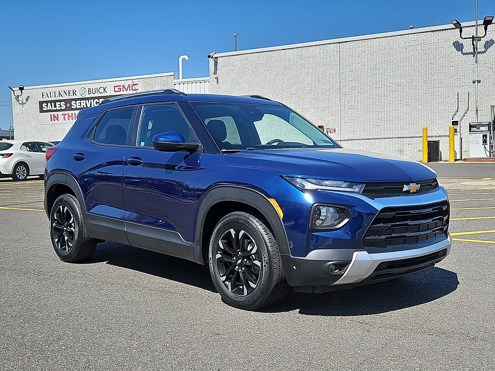 Certified 2023 Chevrolet TrailBlazer LT w/ Convenience Package FWD image 1