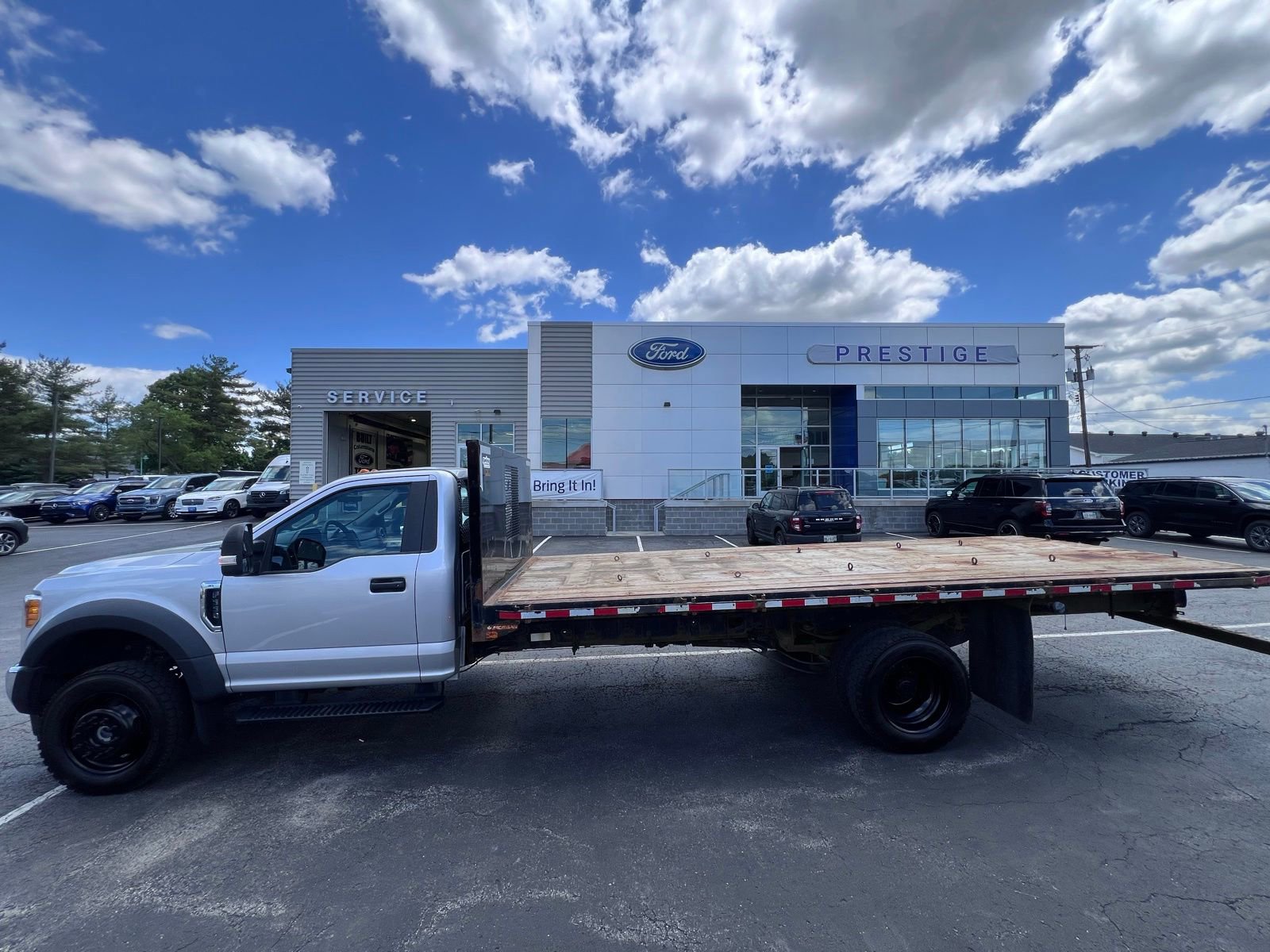 Used 2017 Ford F550 4x4 Regular Cab Super Duty image 4