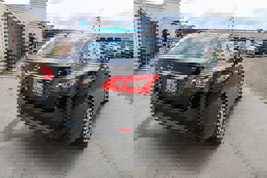 Used 2016 Nissan Sentra SV image 9