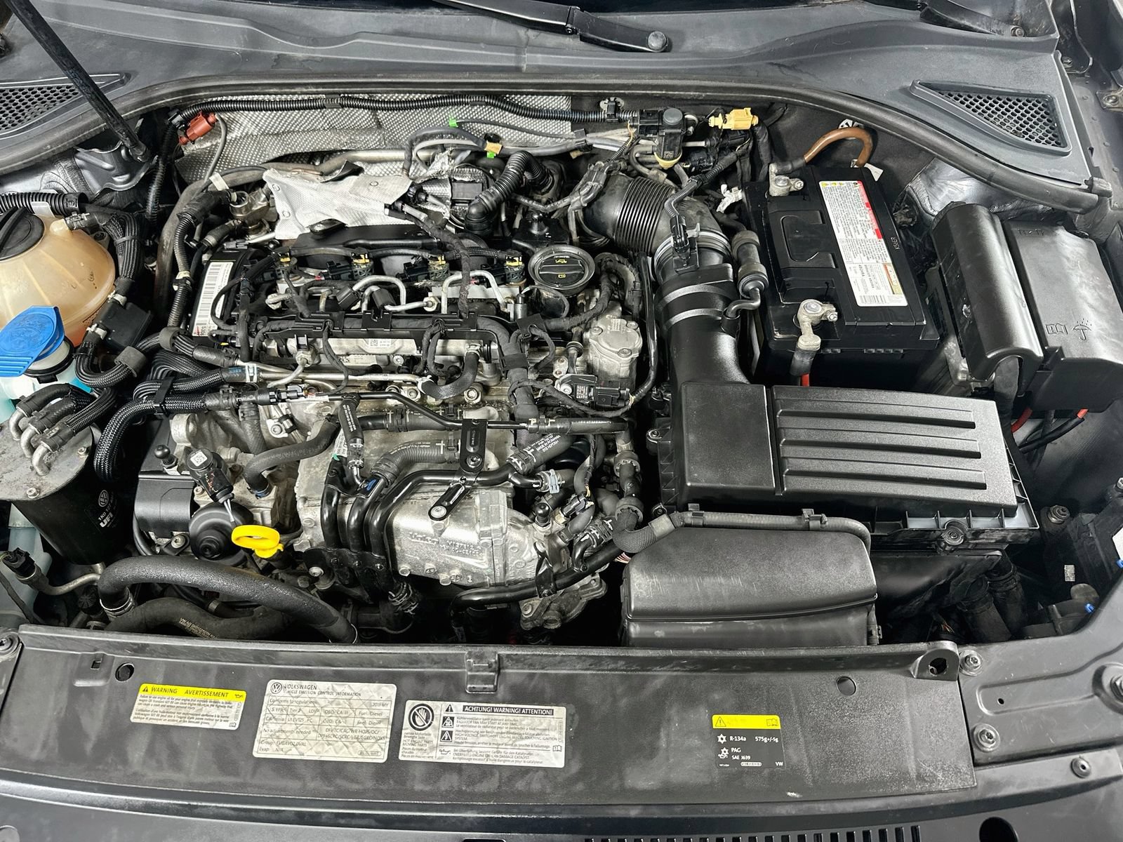 Used 2015 Volkswagen Passat TDI SE FWD image 28