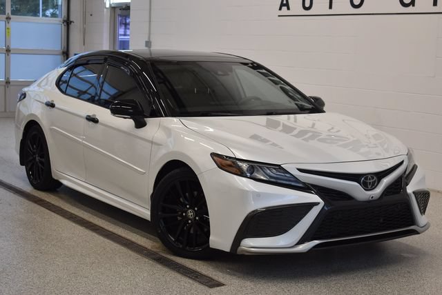 Used 2021 Toyota Camry XSE w/ Navigation Package FWD image 1