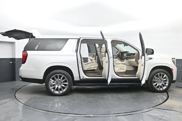 Used 2021 GMC Yukon XL Denali AWD/4WD image 57