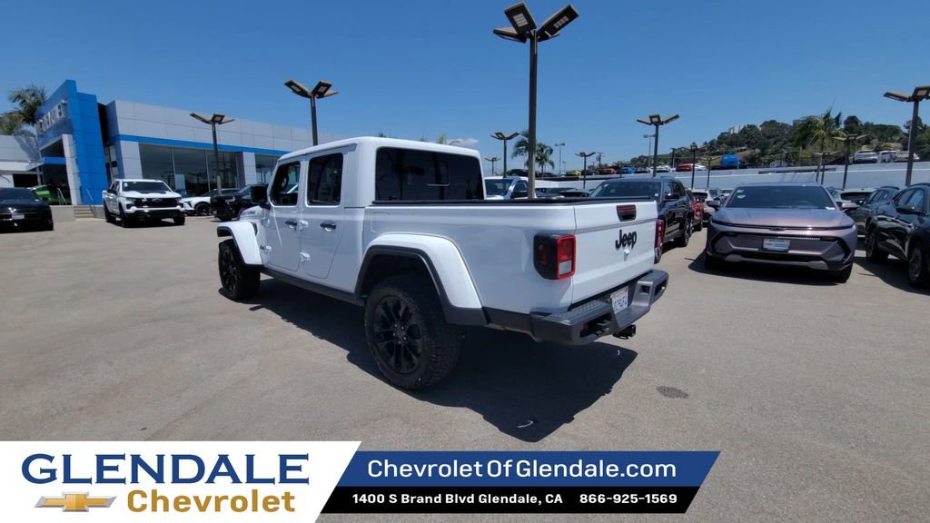 Used 2025 Jeep Gladiator Sport AWD/4WD image 6