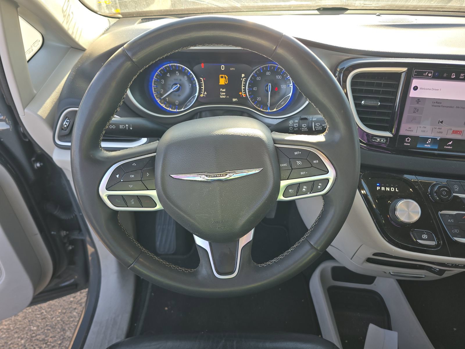 Used 2022 Chrysler Pacifica Touring-L image 8