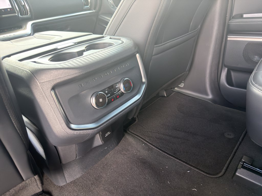 New 2026 Ford Expedition Platinum w/ Stealth Appearance Package AWD/4WD image 25