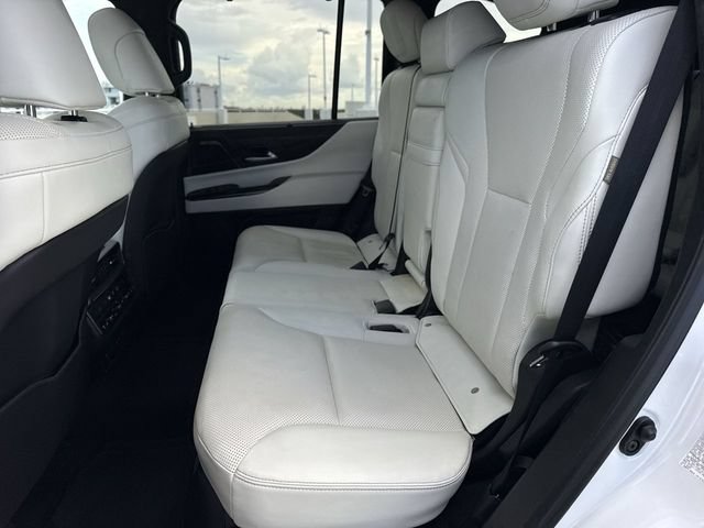 Used 2024 Lexus LX 600 4WD w/ Luxury Package image 23