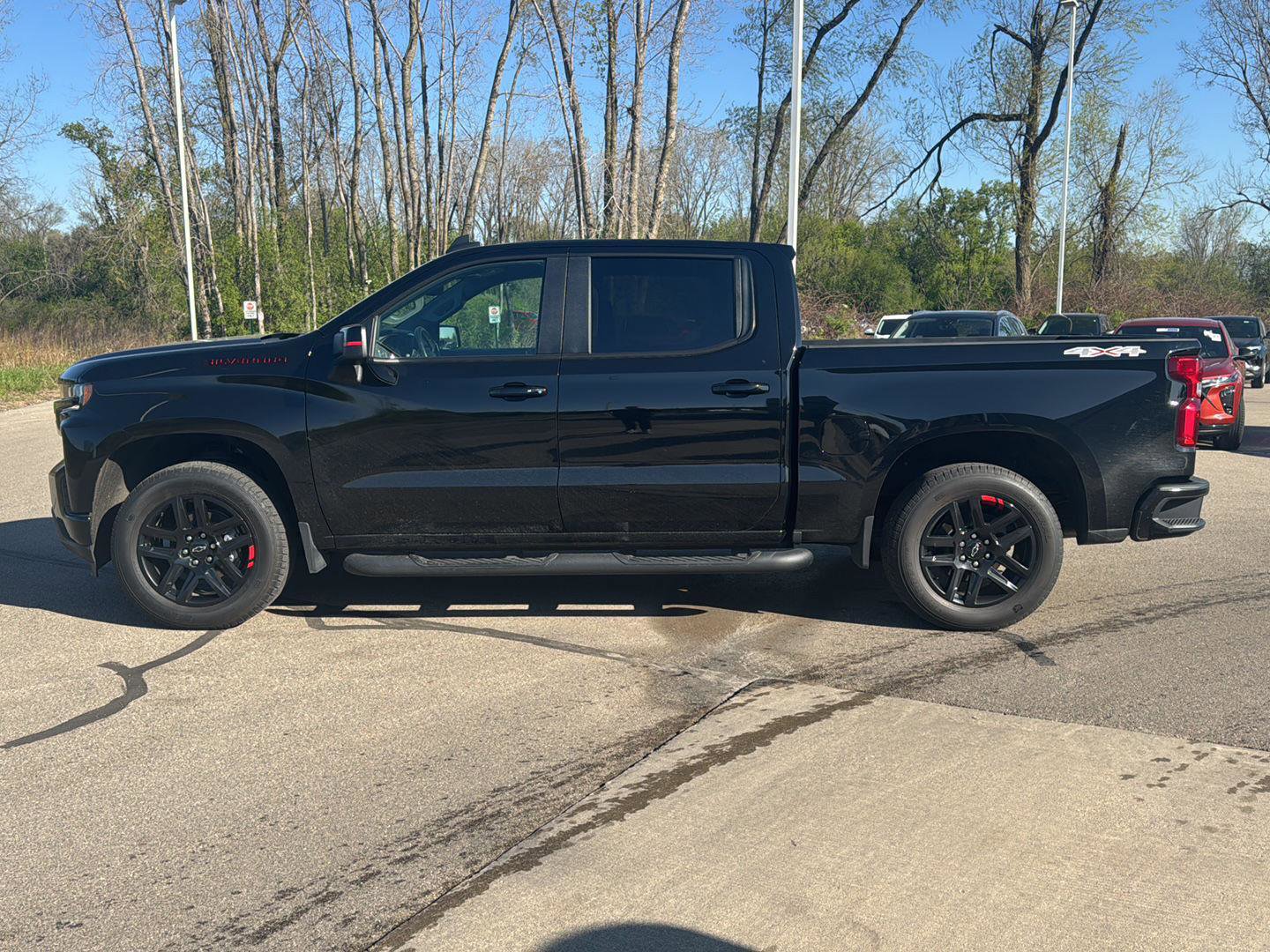 Used 2021 Chevrolet Silverado 1500 RST w/ Redline Edition AWD/4WD image 2