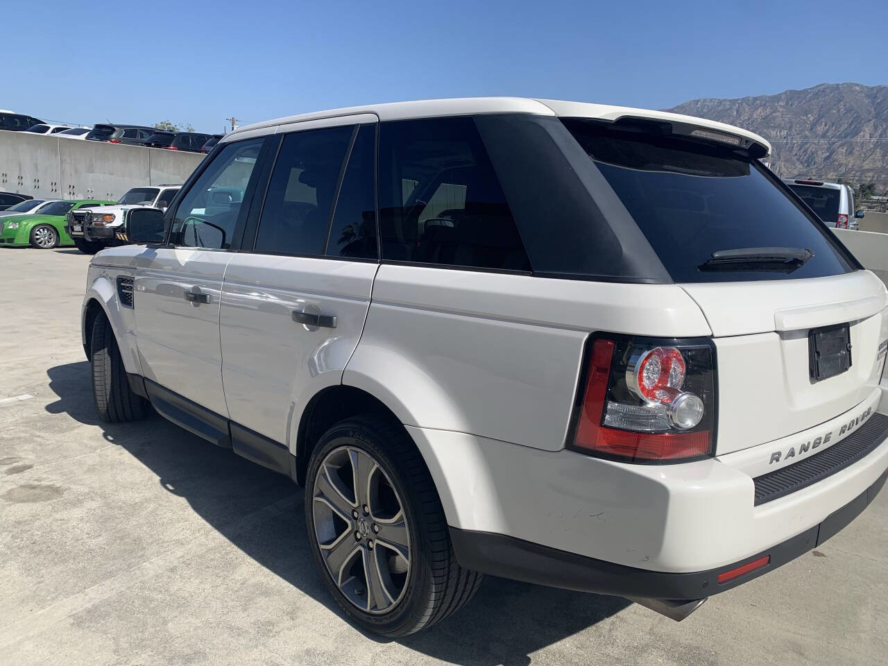 Used 2010 Land Rover Range Rover Sport Supercharged AWD/4WD image 12