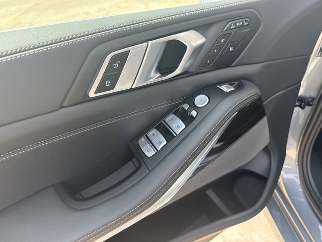 Certified 2025 BMW X7 xDrive40i image 10