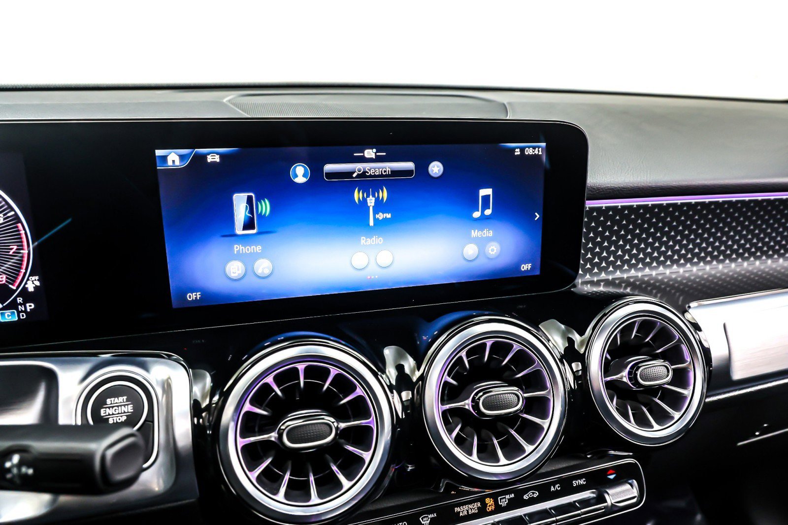 Certified 2025 Mercedes-Benz GLB 250 image 21