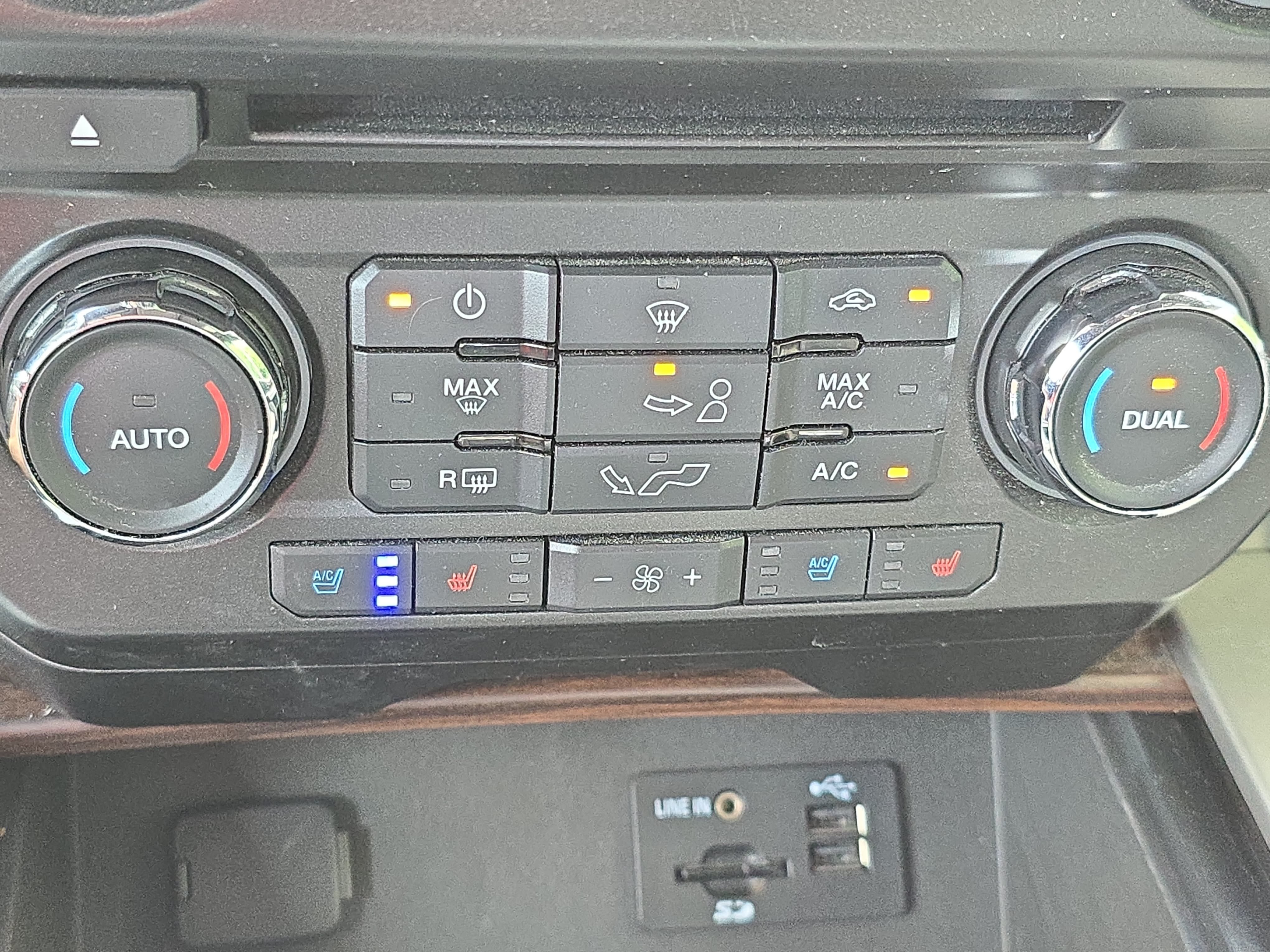 Used 2015 Ford F150 Lariat w/ Equipment Group 501A Mid AWD/4WD image 22