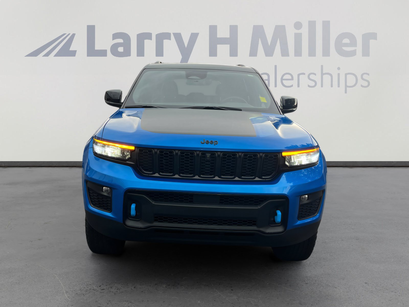 Used 2023 Jeep Grand Cherokee Trailhawk w/ Luxury Tech Group III AWD/4WD image 8