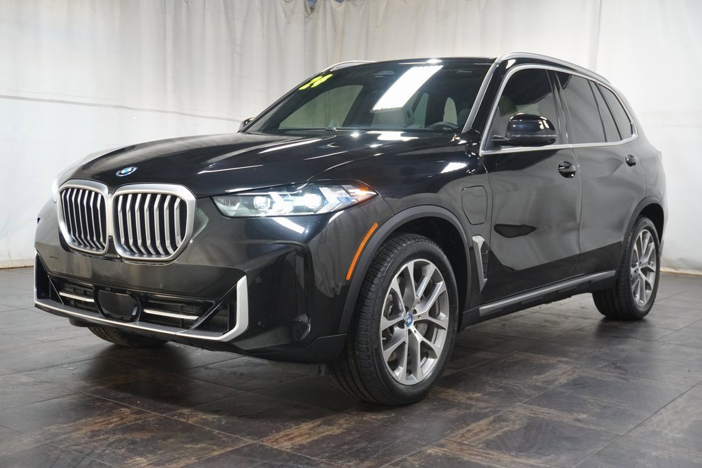 Certified 2024 BMW X5 xDrive50e w/ Premium Package image 2
