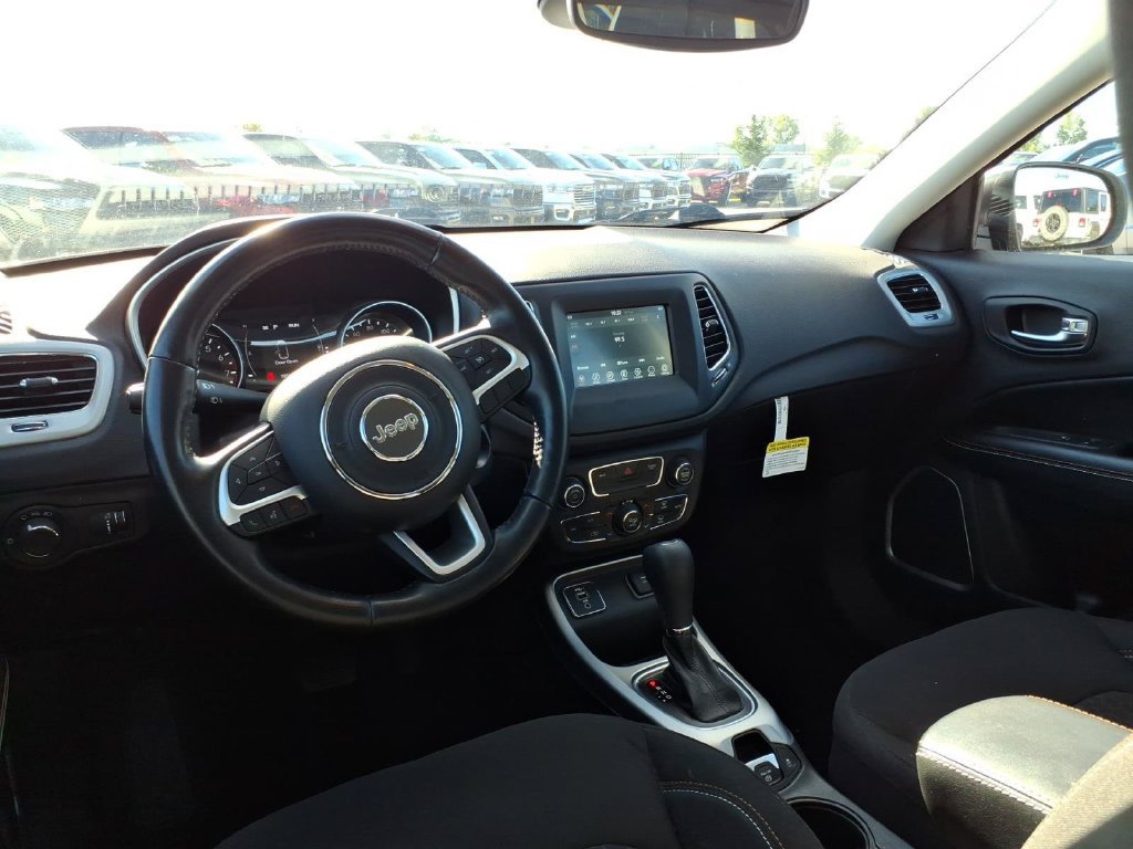 Used 2021 Jeep Compass Sport w/ Cold Weather Group FWD image 10