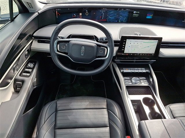 Certified 2025 Lincoln Nautilus Reserve image 11