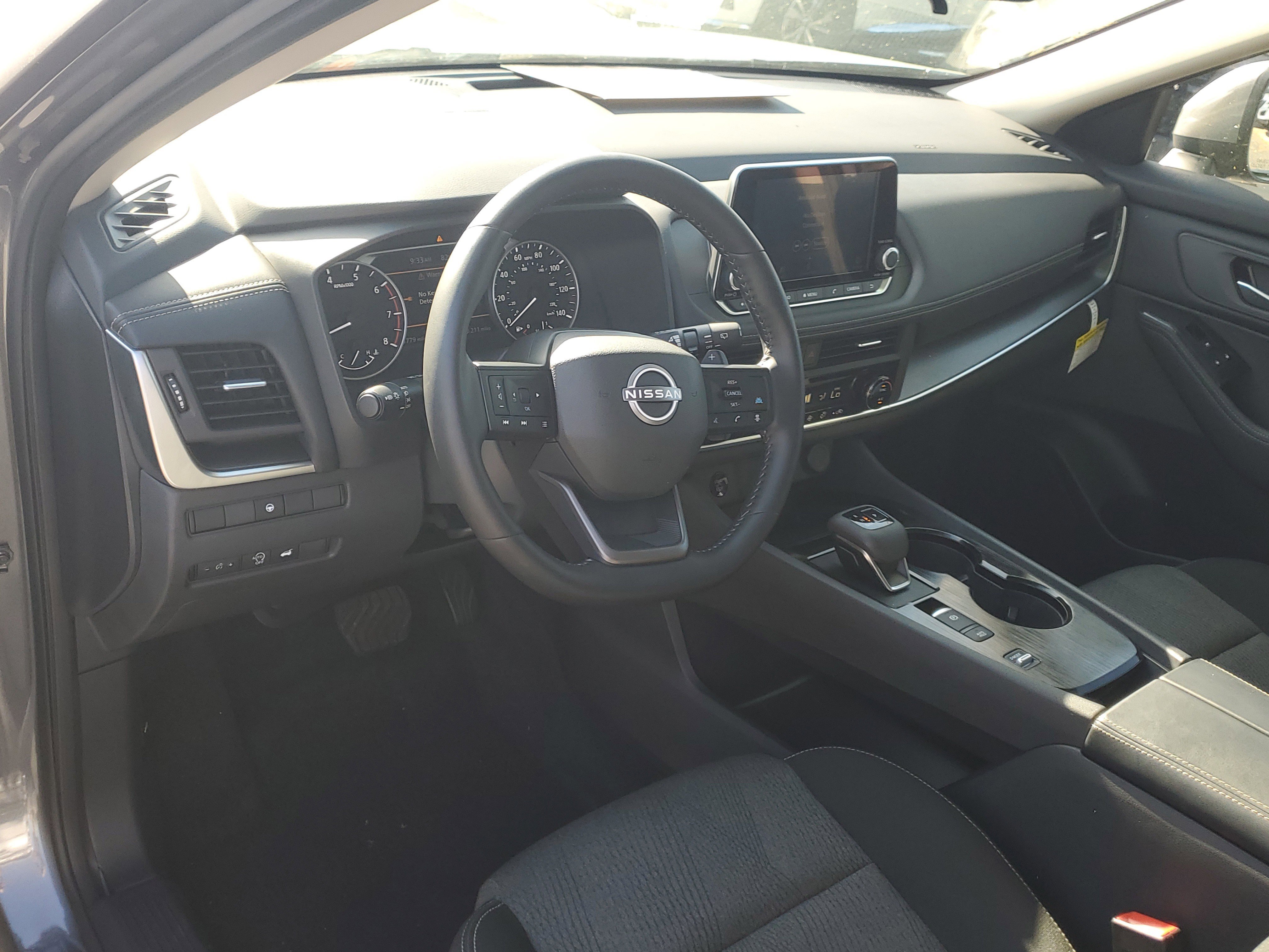 Certified 2025 Nissan Rogue SV image 19