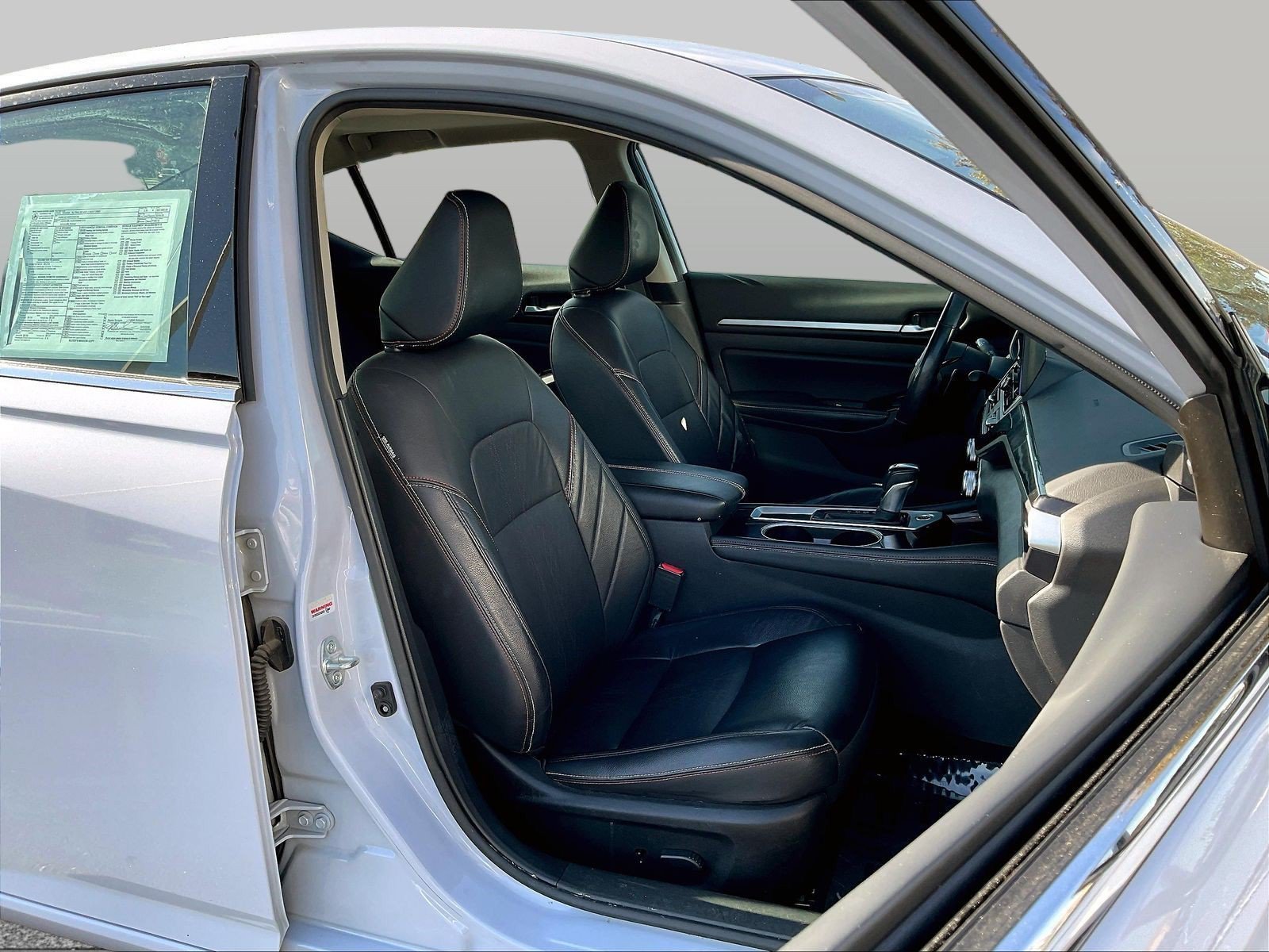 Certified 2024 Nissan Altima 2.5 SR w/ SR Premium Package FWD image 32