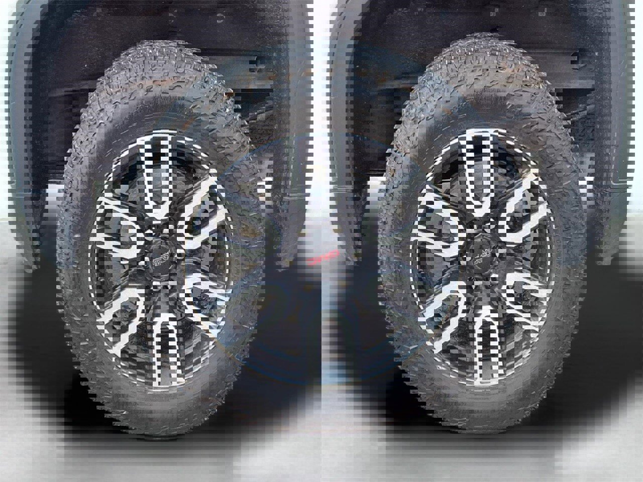 Used 2023 GMC Sierra 1500 AT4 w/ AT4 Premium Package image 3