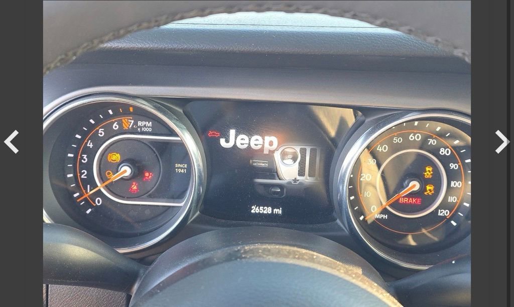 Used 2023 Jeep Gladiator Willys AWD/4WD image 17