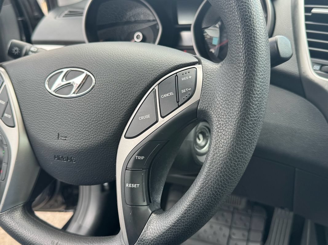 Used 2017 Hyundai Elantra GT FWD image 21